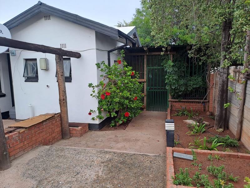 3 Bedroom Property for Sale in Beaconsfield Northern Cape